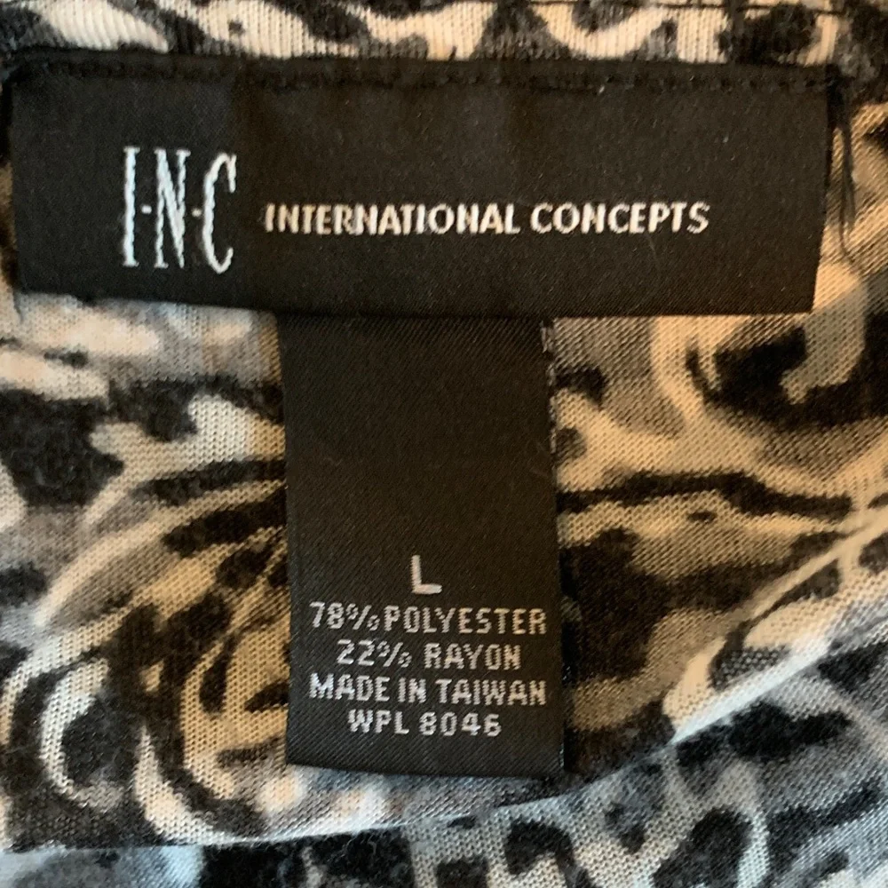 INC International Concepts Black and White Paisley Blouse - Picture 2 of 4